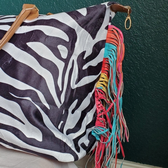 Zebra Print Fringe Weekender Bag - Picture 3 of 4